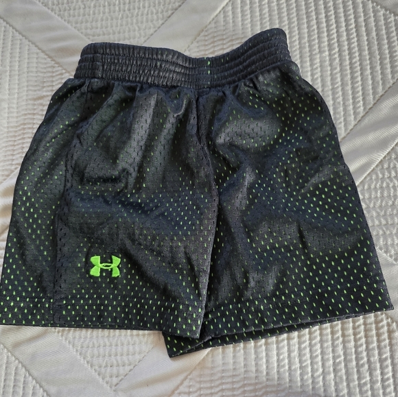 🔥5 FOR $25🔥2 Pair Bundle 12M Baby Boy Shorts Under Armour & Jumping Beans - Picture 4 of 6